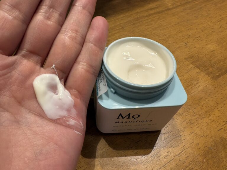 手のひらにワックスを少量取ったところ